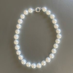 White pearl choker length (short) necklace